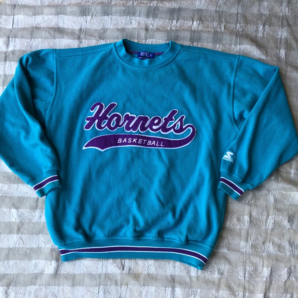VINTAGE STARTER CHARLOTTE HORNETS PULLOVER SWEATER